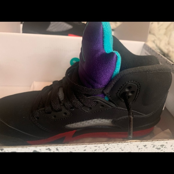 Selling Jordan 5s - Picture 3 of 4